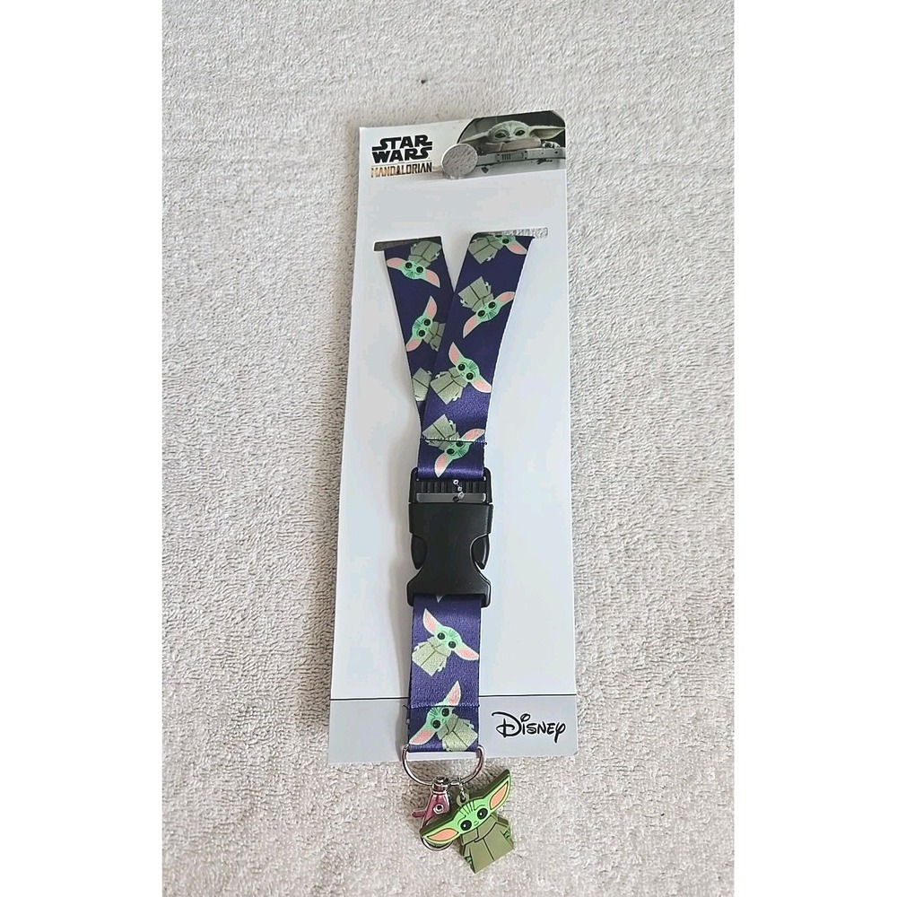 NWT-Disney Star Wars Mandalorian Grogu Lanyard Detachable Buckle/Baby Yoda Charm